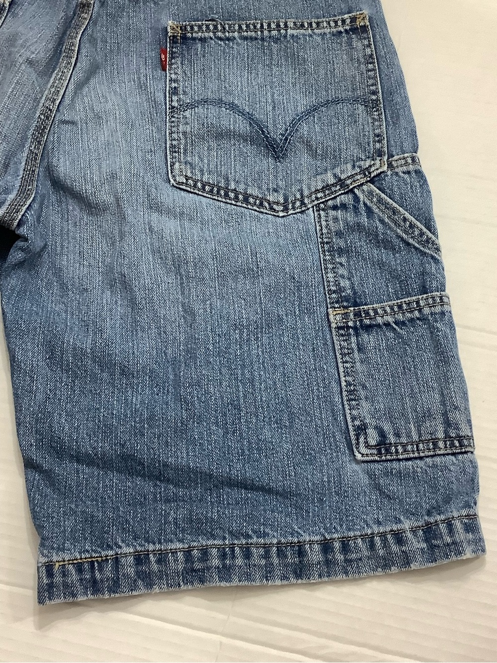 Leviโs Carpenter-Style Men's Denim Shorts - Blue Cargo Y2K - Picture 7 of 9